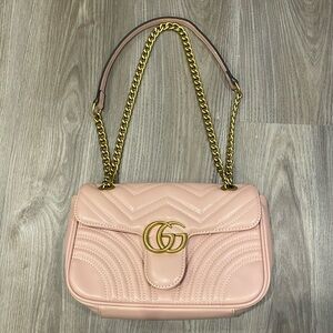 Pink faux leather bag with gold chain